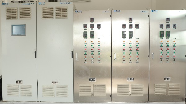 如何選擇適合自己的PLC控制柜？看這里！